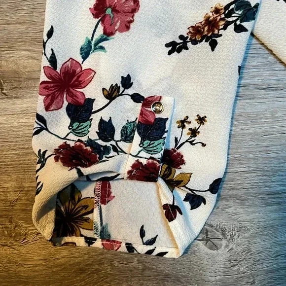 Cure off white flower print blouse - Picture 8 of 9